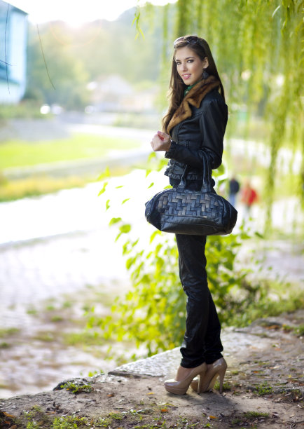 可爱的年轻女人图片下载