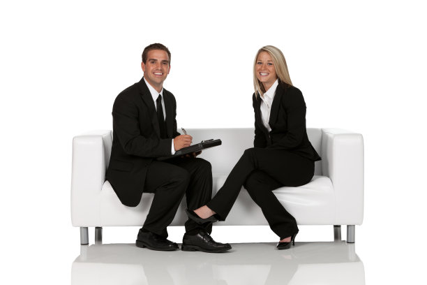 商务主管坐在沙发上图片下载