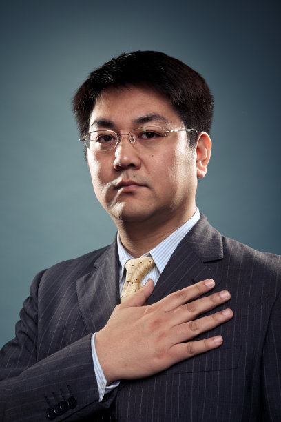 一个亚洲商人的肖像图片下载