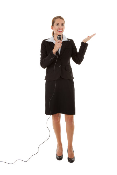 拿着麦克风的女商人图片下载