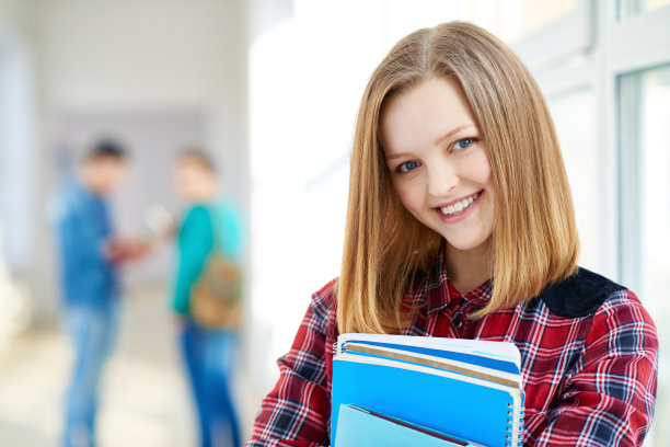 学生快乐的女孩图片下载