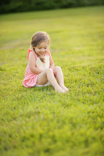 快乐的小女孩图片下载