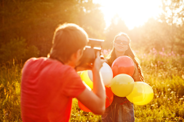 瞬间相机和情侣图片下载
