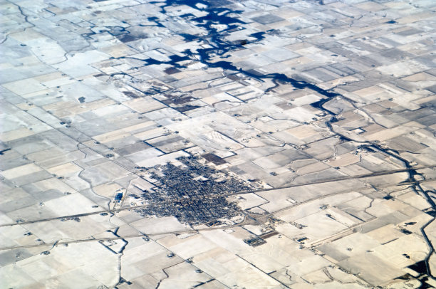 伊利诺斯州的河流和雪地图片下载