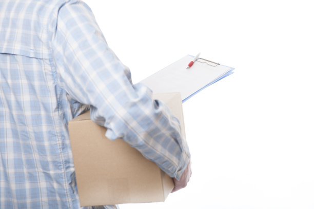 快递员送递包裹图片下载