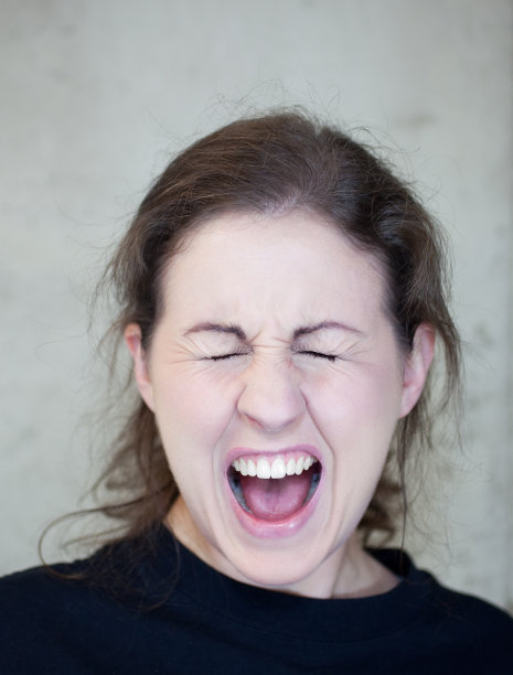 女人尖叫图片下载