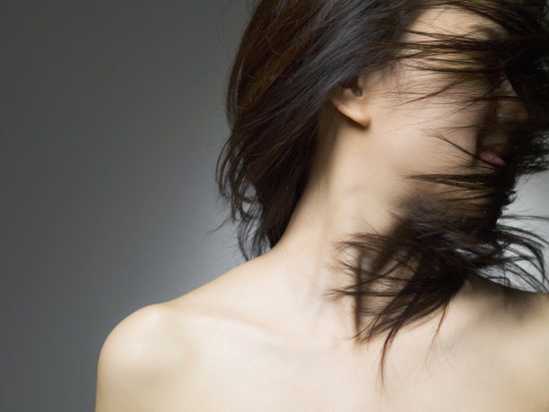 风吹过头发图片下载