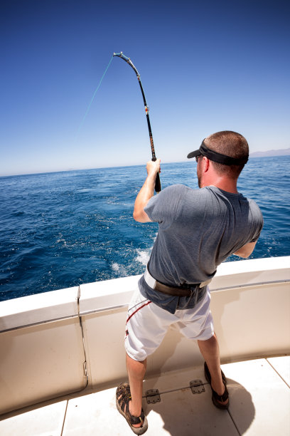 深海的渔夫图片下载