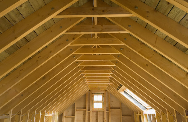 新建房屋的阁楼空间图片下载