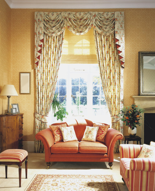 客厅里的双人沙发图片下载