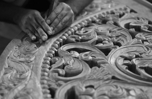 复杂的手工雕刻的木质图片下载