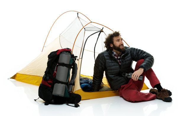 徒步旅行者坐在地板上图片下载