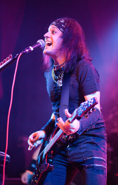 摇滚歌手现场表演图片下载