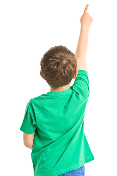 男孩指着某物图片下载