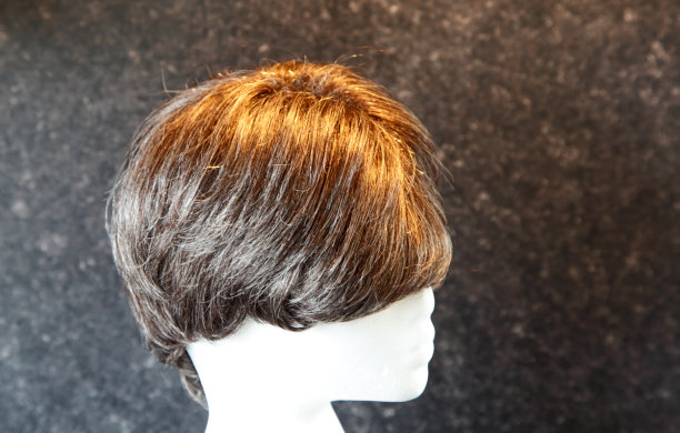 男性假发站图片下载