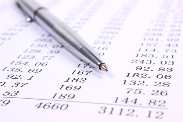 带笔的帐目报表图片下载