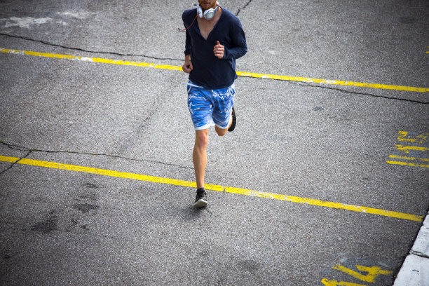 奔跑的人图片下载