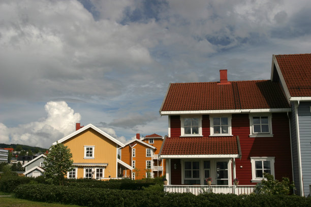 挪威乡村彩色房屋图片下载