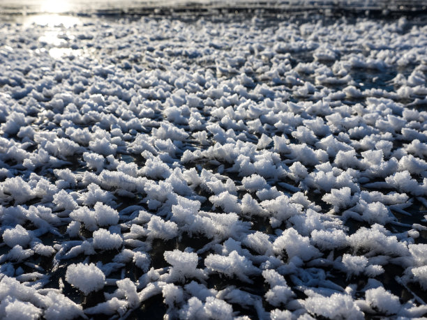 冻湖图片下载