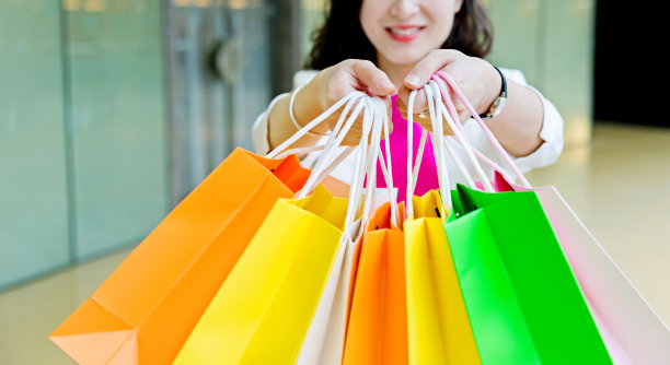 亚洲美女购物图片下载