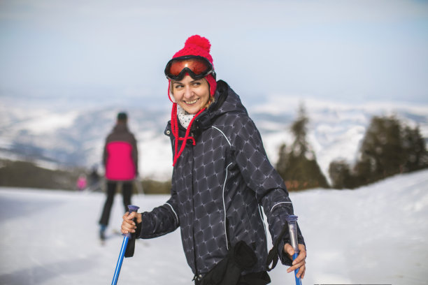 山上的美丽女孩图片下载