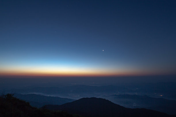 金星在山上升起图片下载