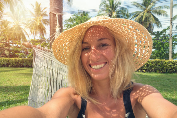 自拍露西泰国图片下载