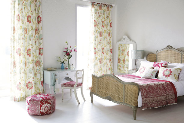 一个现代卧室的室内家具图片下载