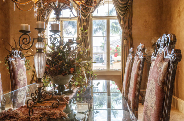 餐厅在一个房地产的家与风景图片下载