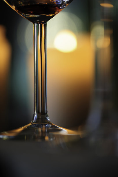 酒杯特写图片下载
