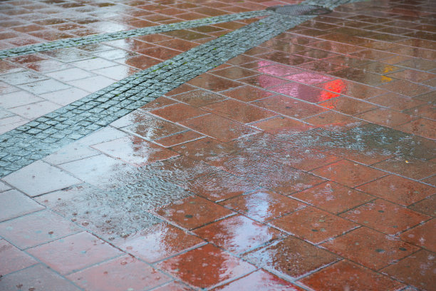 雨在斯德哥尔摩图片下载