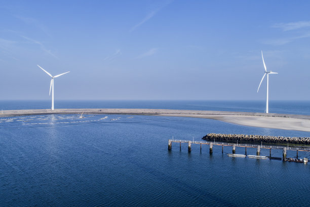 风力涡轮机，北海海岸线图片下载