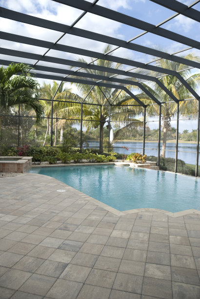 后院的游泳池图片下载