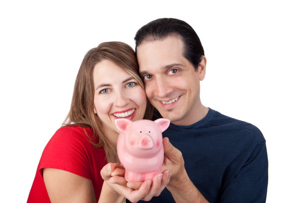 抱着存钱罐的夫妇图片下载