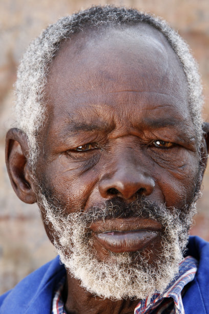 来自南非的灰色老人图片下载