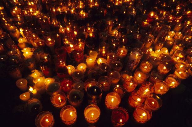 教堂蜡烛图片下载