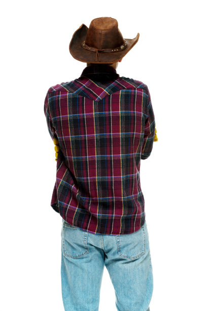 后视图的农民站着和看向别处图片下载