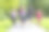 一群跑步者穿过公园慢跑图片下载