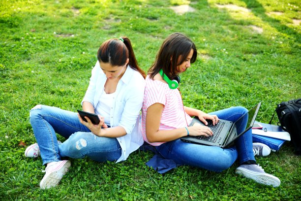 在校学习图片下载