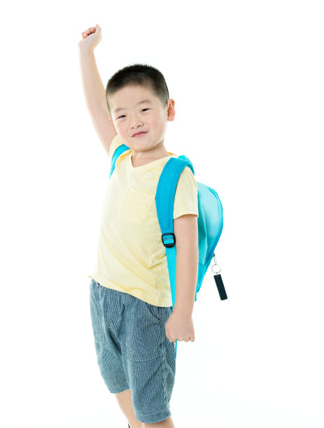 一个背着蓝色背包的男生图片下载