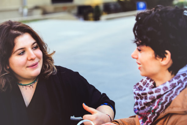 女性朋友图片下载