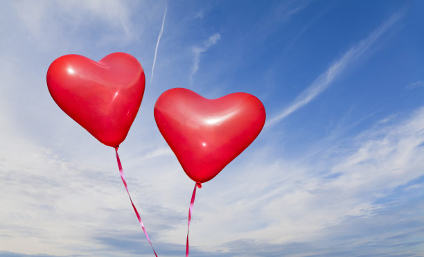 天上有两颗红心图片下载