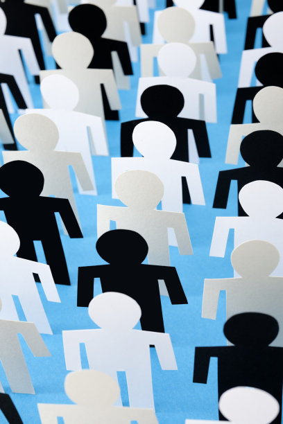 无色的人站成一排图片下载