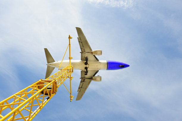 飞机和着陆灯图片下载