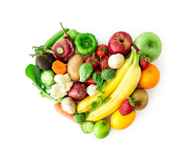 心的形状来自蔬菜和水果，孤立图片下载
