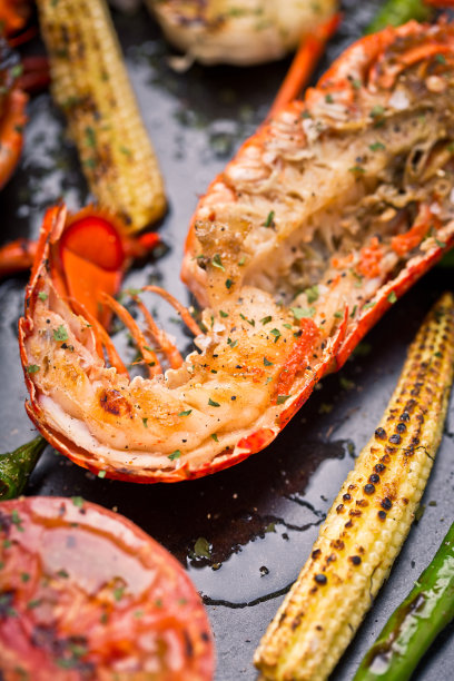 新鲜美味的烤龙虾素材图片
