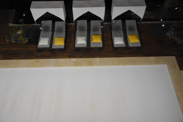 晚上的日光浴床图片下载