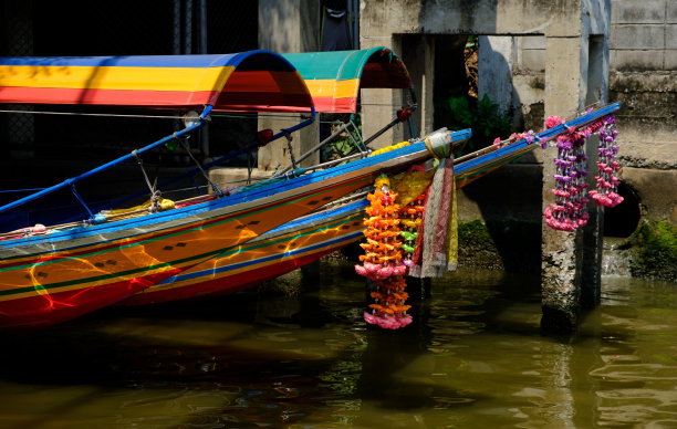 曼谷的长尾船图片下载