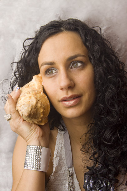 听海的女人图片下载