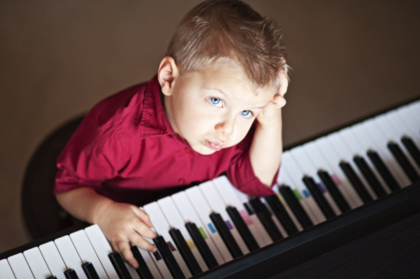 小作曲家图片下载